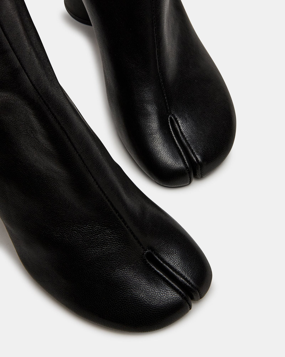 CARO BLACK LEATHER